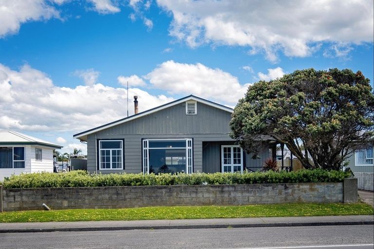 Photo of property in 6 Clifton Road, Haumoana, 4102
