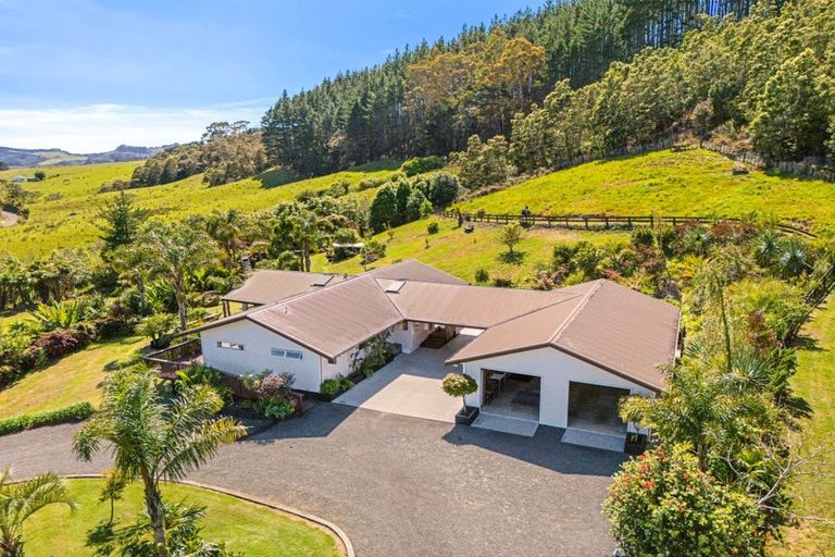 Photo of property in 80 Hodge Road, Coroglen, Whitianga, 3591