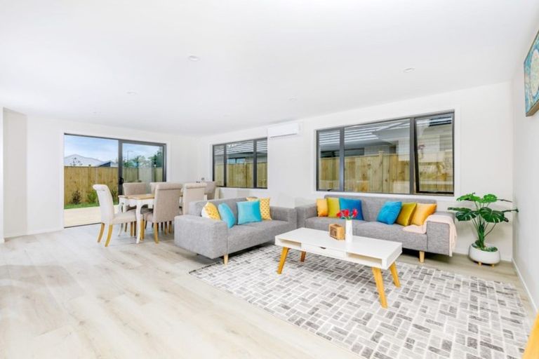 Photo of property in 11 Zadar Street, Kumeu, 0810