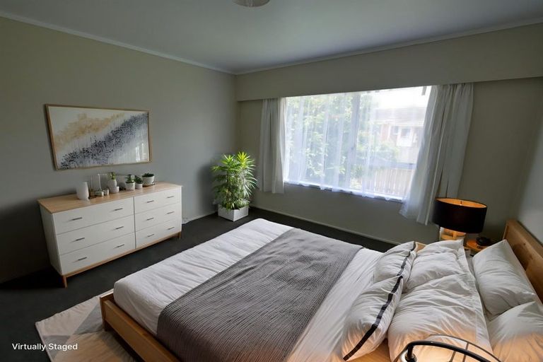 Photo of property in 1/32 Challen Close, Conifer Grove, Takanini, 2112