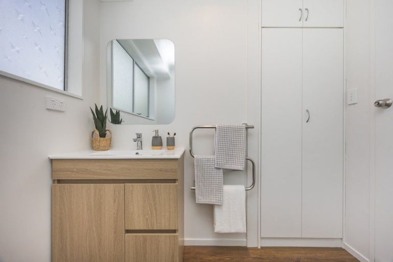Photo of property in 18 Capri Place, Awapuni, Palmerston North, 4412