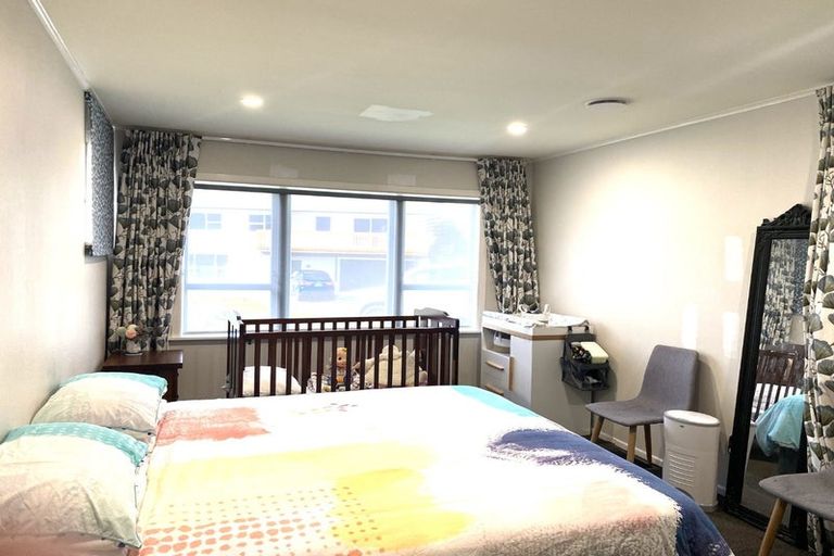 Photo of property in 10 Woodman Drive, Tawa, Wellington, 5028