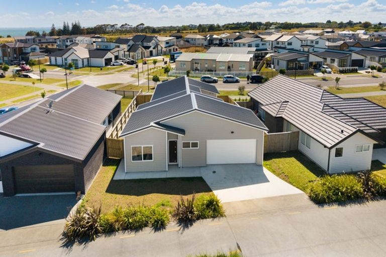 Photo of property in 17 Uatoto Road, Clarks Beach, 2122