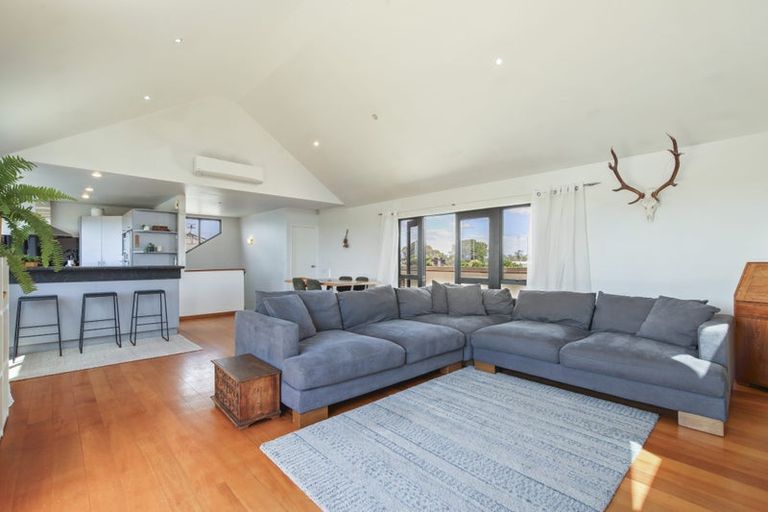 Photo of property in 21 Marine Parade, North New Brighton, Christchurch, 8083