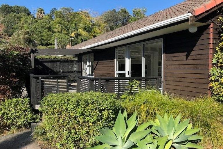 Photo of property in 1/22 Malters Place, Browns Bay, Auckland, 0630