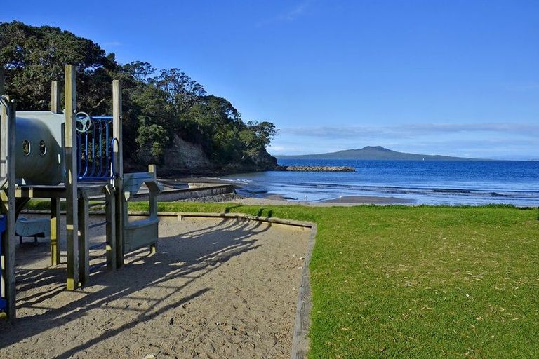 Photo of property in 2/86 Beach Road, Castor Bay, Auckland, 0620