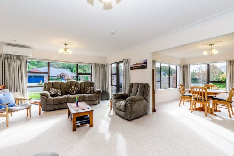 Photo of property in 31 Awanui Drive, Waikanae, 5036