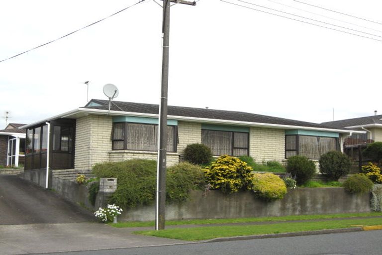 Photo of property in 3/17 Roy Terrace, Moturoa, New Plymouth, 4310