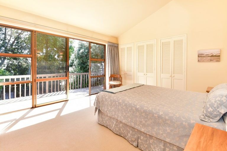 Photo of property in 1/4 John Dee Crescent, Red Beach, 0932