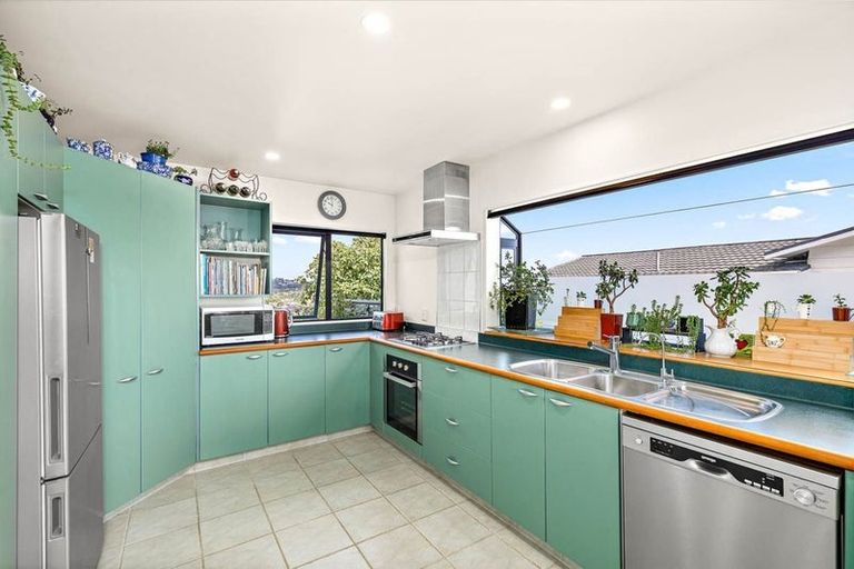 Photo of property in 62 Stanmore Bay Road, Stanmore Bay, Whangaparaoa, 0932