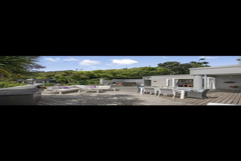 Photo of property in 58 Ferry Road, Days Bay, Lower Hutt, 5013