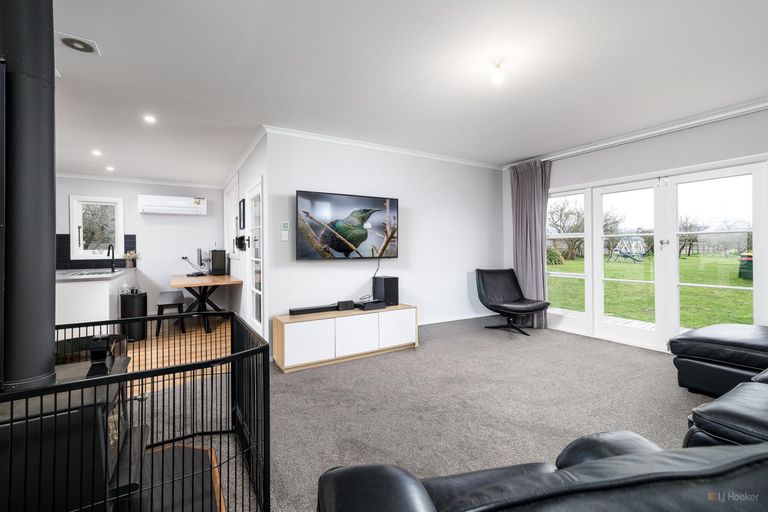 Photo of property in 58 Timaru Road, Waimate, 7924