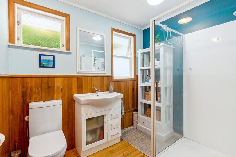 Photo of property in 12 Brazier Grove, Paraparaumu, 5032