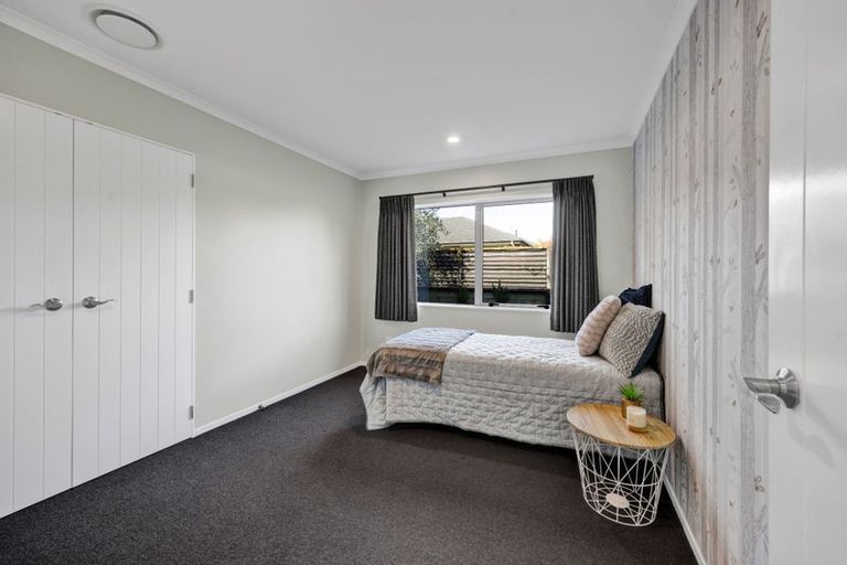 Photo of property in 9a Dolphin Parade, Bell Block, New Plymouth, 4312