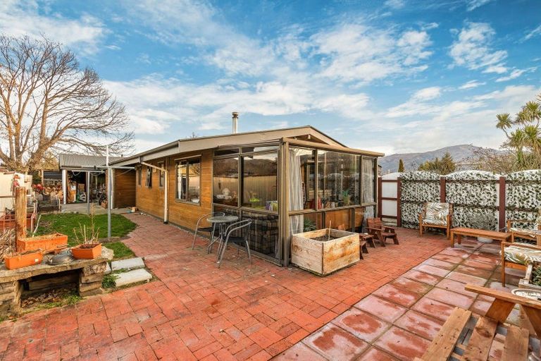 Photo of property in 2 Bruce Street, Cromwell, 9310