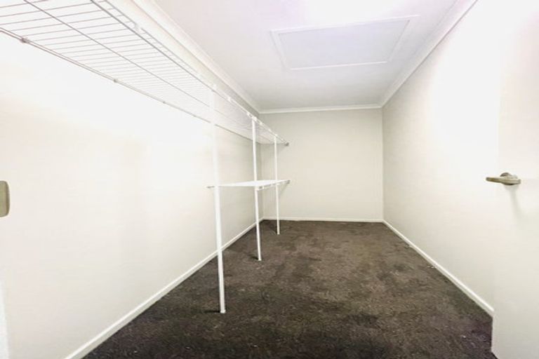 Photo of property in 6a Melleray Place, Randwick Park, Auckland, 2105