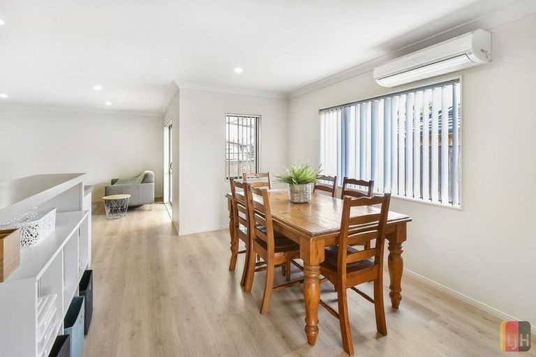 Photo of property in 13 Girvan Terrace, Wattle Downs, Auckland, 2103