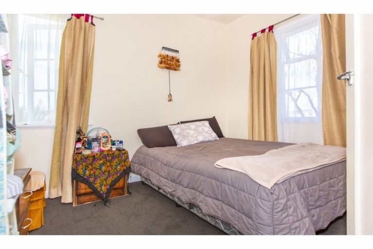 Photo of property in 84 Great South Road, Huntly, 3700