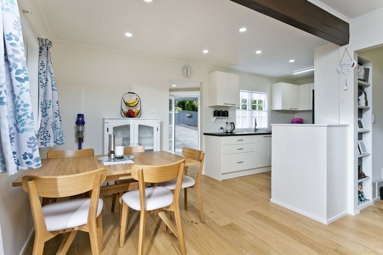 Photo of property in 2/8 Abbeygate Street, Birkdale, Auckland, 0626