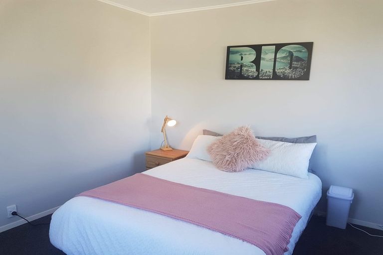 Photo of property in 18 Owhiti Street, Titahi Bay, Porirua, 5022