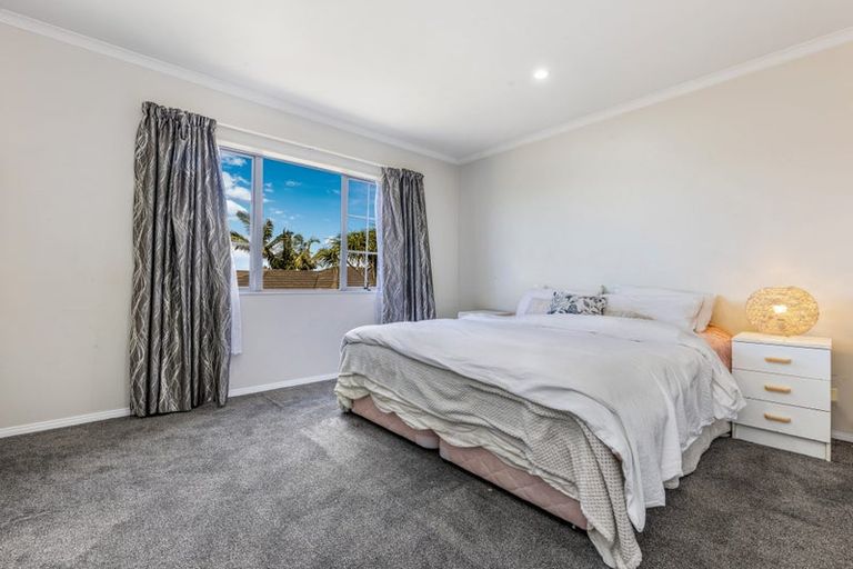 Photo of property in 52 Belfry Place, Wattle Downs, Auckland, 2103