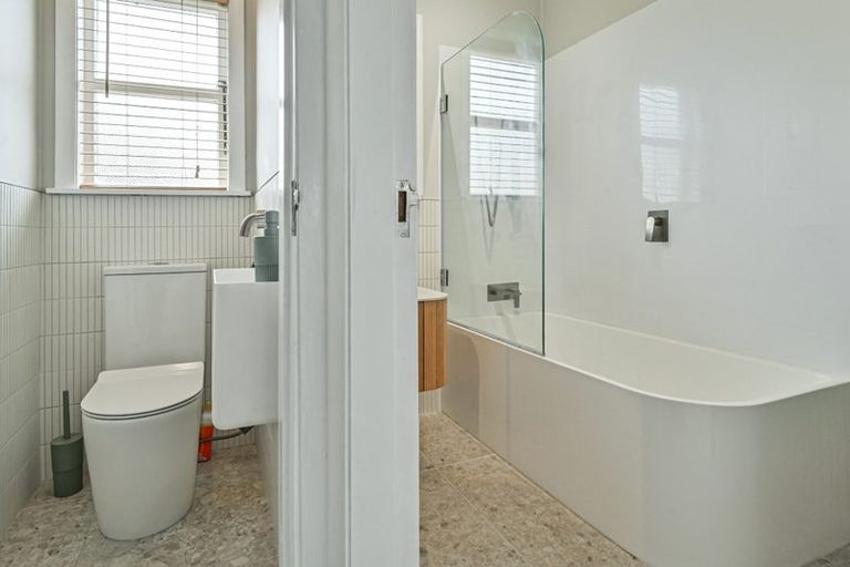 Photo of property in 1 Lowry Terrace, Marewa, Napier, 4110