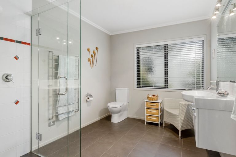 Photo of property in 16 Harbour View Road, Point Wells, Warkworth, 0986