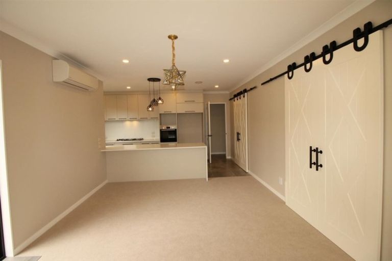 Photo of property in 37 Papareia Road, Karaka, Papakura, 2113