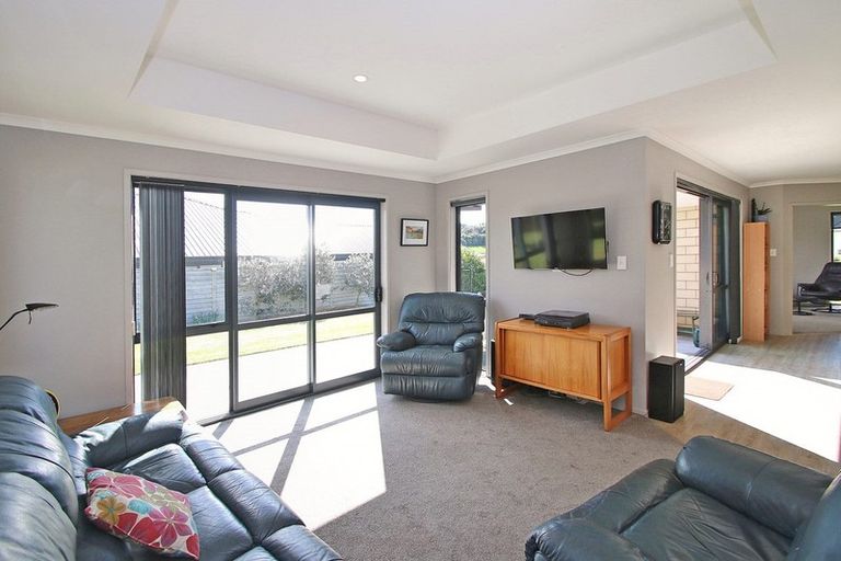 Photo of property in 8 Vantage Place, Omokoroa, 3114