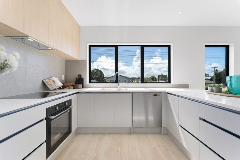 Photo of property in 14b River Road, Te Atatu Peninsula, Auckland, 0610