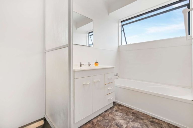 Photo of property in 5 Myrlene Place, Nawton, Hamilton, 3200