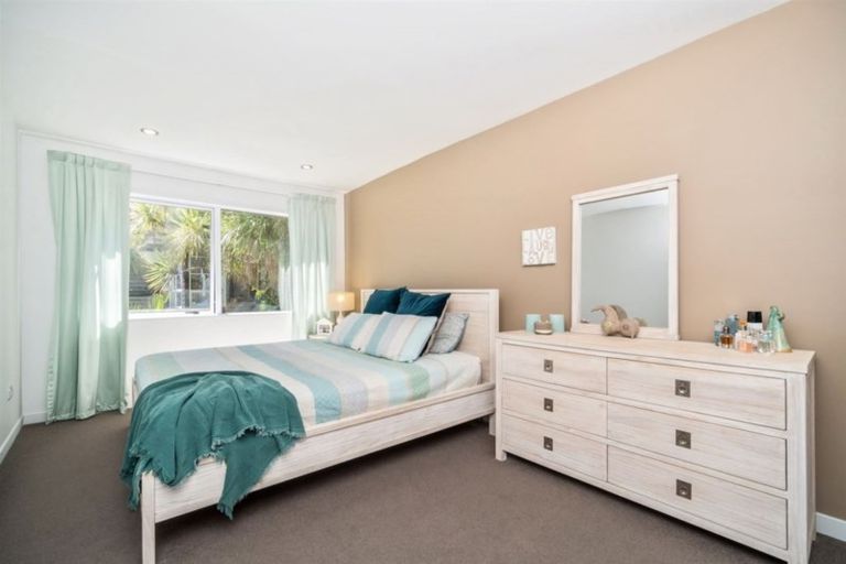 Photo of property in 2d Zion Road, Birkenhead, Auckland, 0626