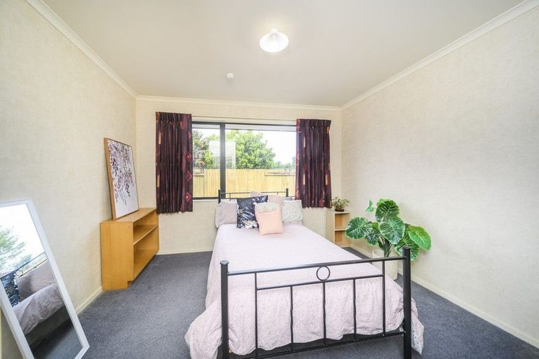 Photo of property in 20 Boston Parade, Kelvin Grove, Palmerston North, 4414