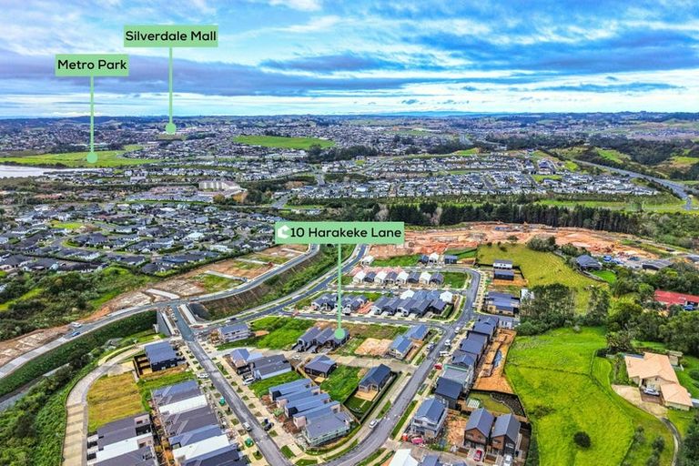 Photo of property in 10 Harakeke Lane, Orewa, 0931