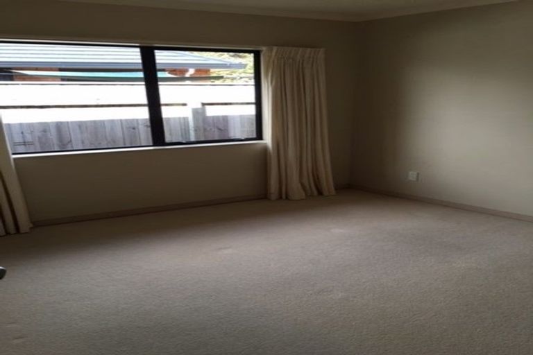 Photo of property in 98 Guildford Drive, Paraparaumu Beach, Paraparaumu, 5032