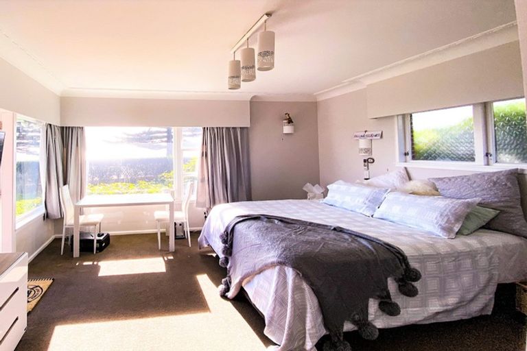 Photo of property in 1 The Parade, Bucklands Beach, Auckland, 2012