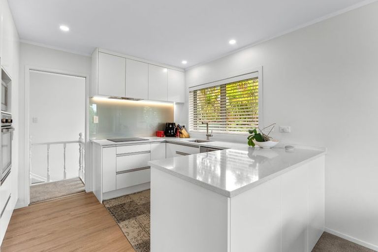Photo of property in 2/11 Belmont Terrace, Milford, Auckland, 0620