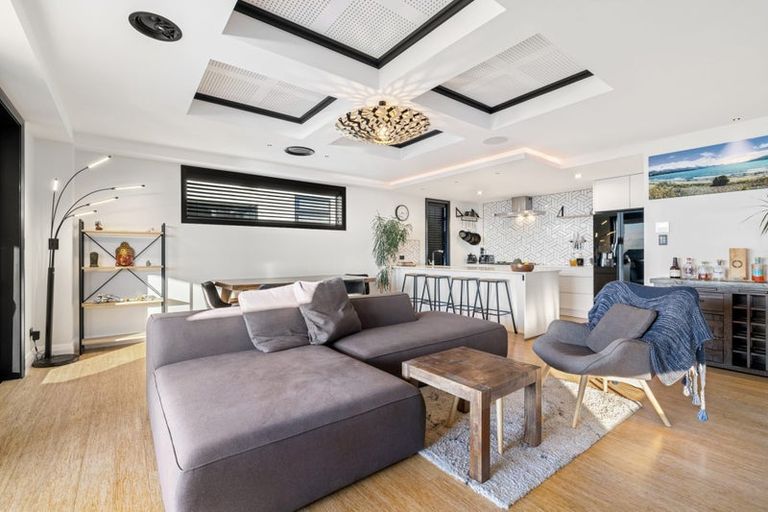 Photo of property in 10 Hawkshead Way, Westmorland, Christchurch, 8025