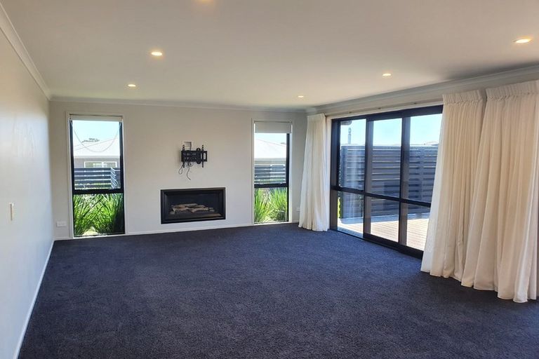 Photo of property in 3 Roy Johns Way, Bell Block, New Plymouth, 4312