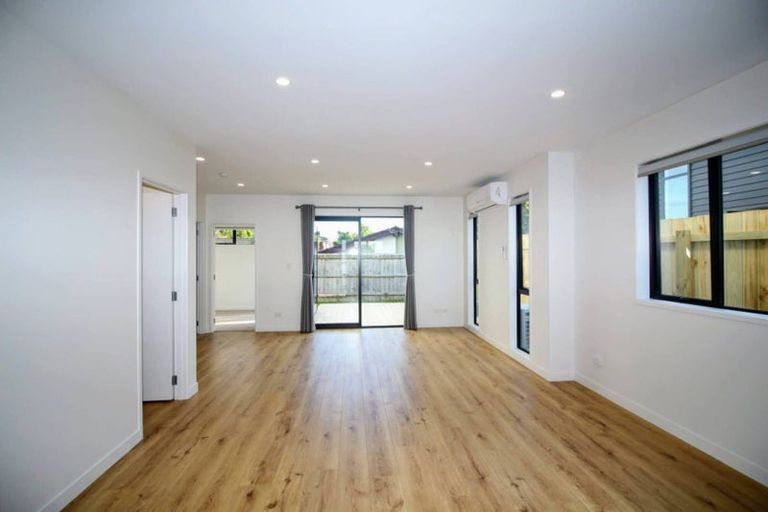 Photo of property in 7b Gulf Crest, Bucklands Beach, Auckland, 2012
