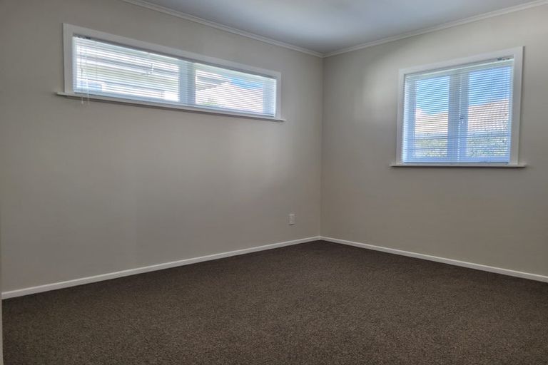 Photo of property in 45 Sylvan Crescent, Te Atatu South, Auckland, 0610