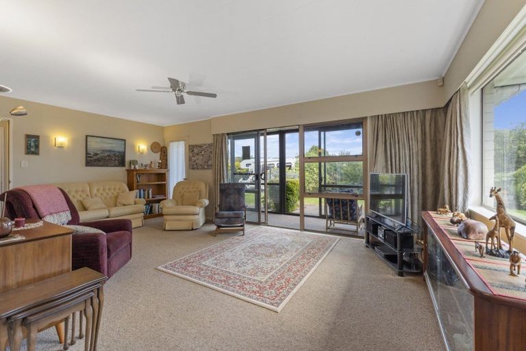 Photo of property in 11 Waimarie Avenue, Paraparaumu, 5032