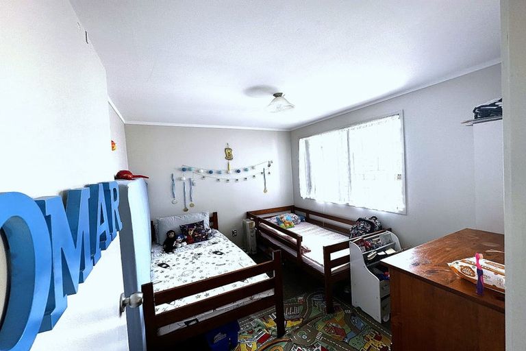 Photo of property in 18 Funnell Place, Manurewa, Auckland, 2102