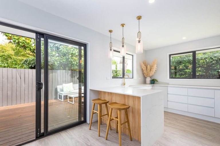 Photo of property in 1/48 Jeffreys Road, Fendalton, Christchurch, 8052