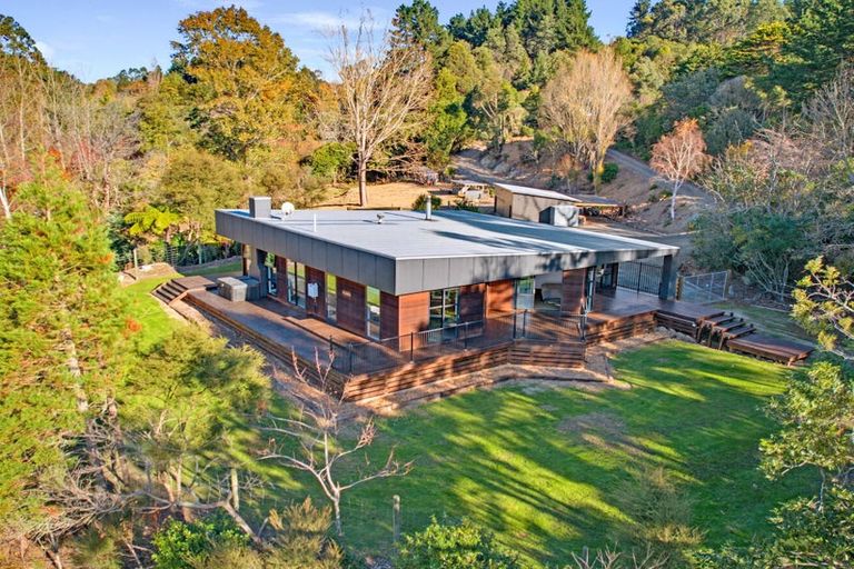 Photo of property in 334 Aokautere Drive, Aokautere, Palmerston North, 4471