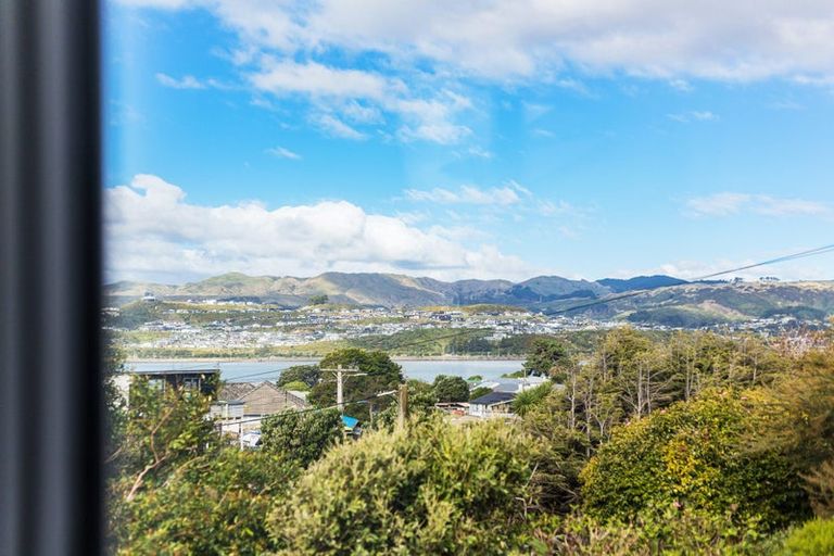 Photo of property in 110 Te Pene Avenue, Titahi Bay, Porirua, 5022