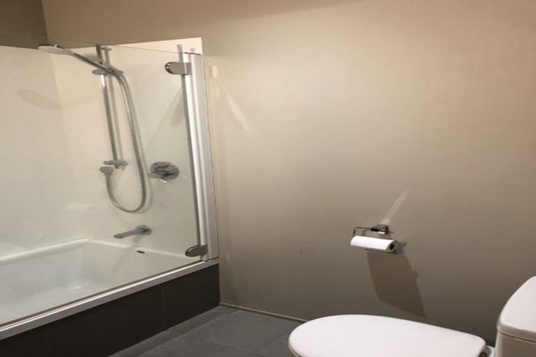 Photo of property in 16/2 Onslow Road, Khandallah, Wellington, 6035