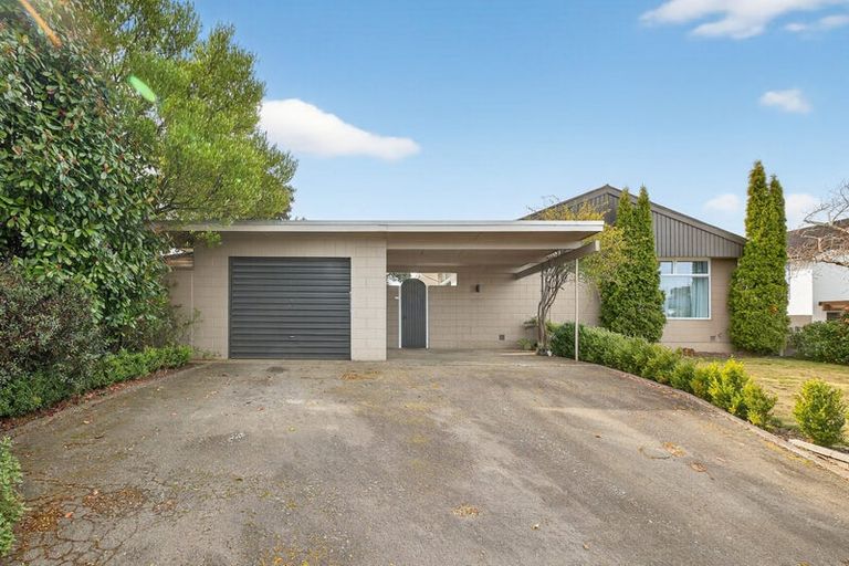 Photo of property in 40 Harrowdale Drive, Avonhead, Christchurch, 8042