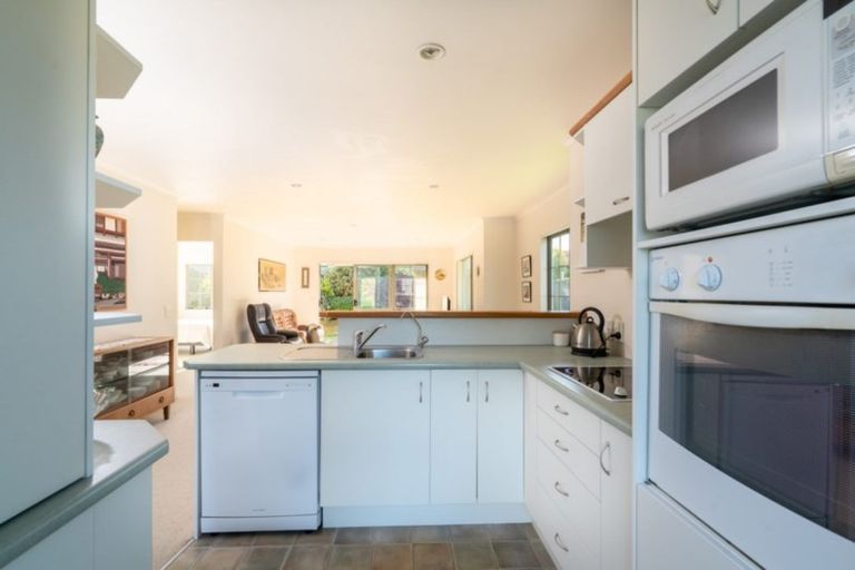 Photo of property in 6 Lakeridge Close, Rangatira Park, Taupo, 3330