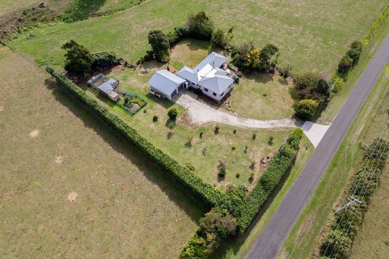 Photo of property in 525 Auroa Road, Auroa, Hawera, 4678